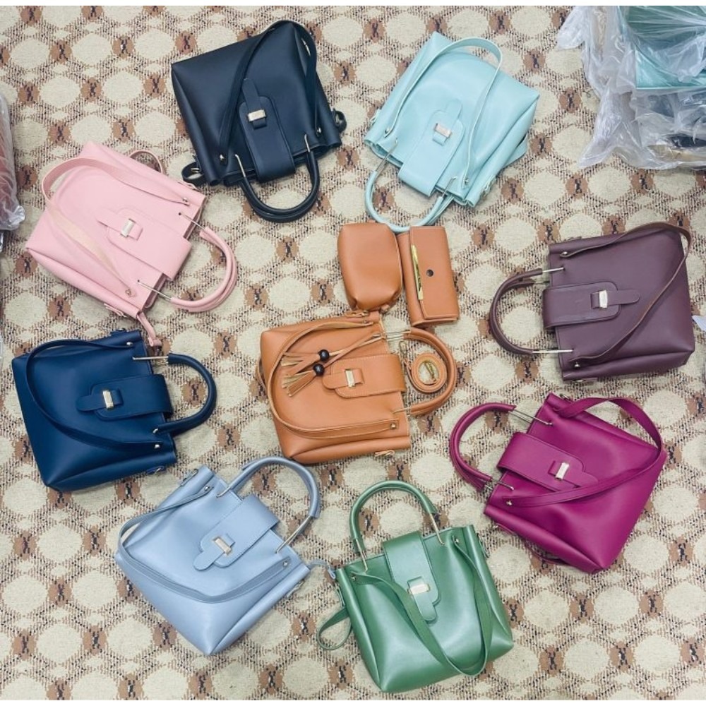 3-Piece Soft Leather Handbag Set for Women aximart products images (5) 3-Piece Soft Leather Handbag Set for Women, Stylish Tote Bag, Shoulder Bag, Wallet with Keychain, Elegant Daily Use Purses for Office, Travel, Shopping, Gifts, and Special Occasions - Image 4