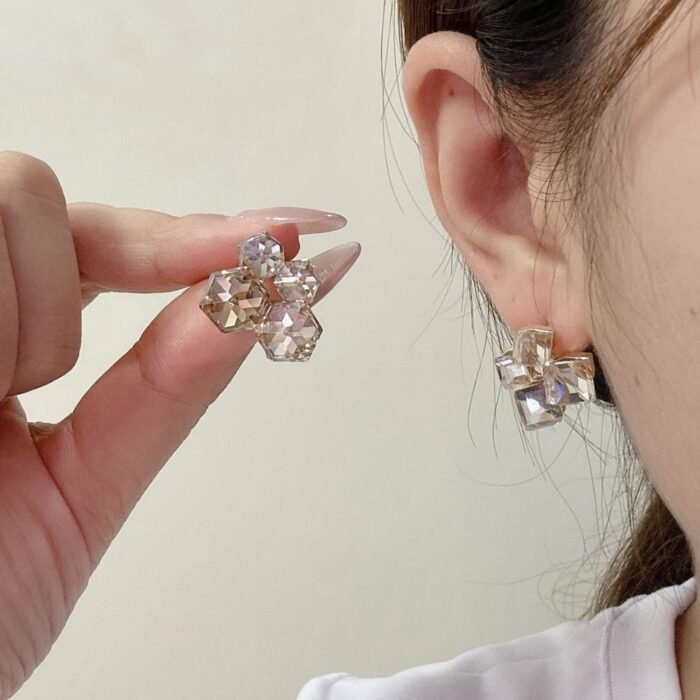Crystal Sparkling Korean Earrings, Elegant Fashion Earrings - Image 3