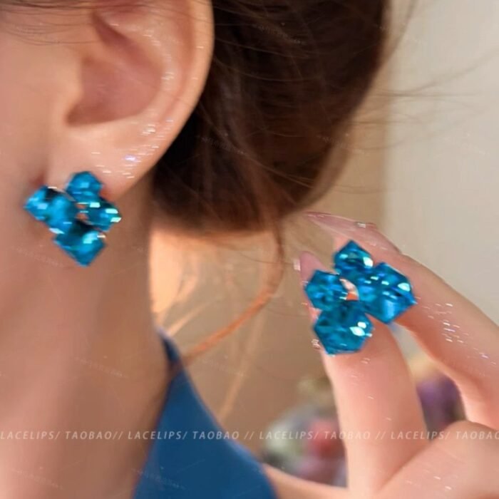 Crystal Sparkling Korean Earrings, Elegant Fashion Earrings - Image 4