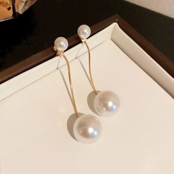 Elegant Pearl Hanging Korean Earrings - Image 4