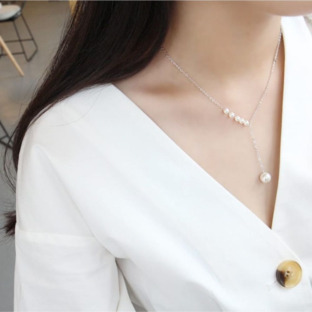 Silver Stylish Clavicle Pendent For Girls - Silver (2) Silver Stylish Clavicle Pendant for Girls - Image 1