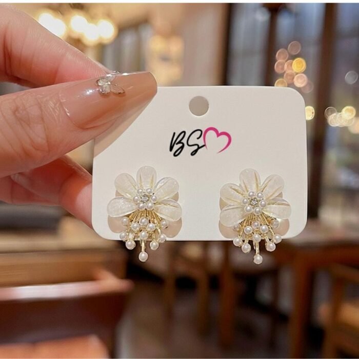 Flower Pearl Korean Earrings 1