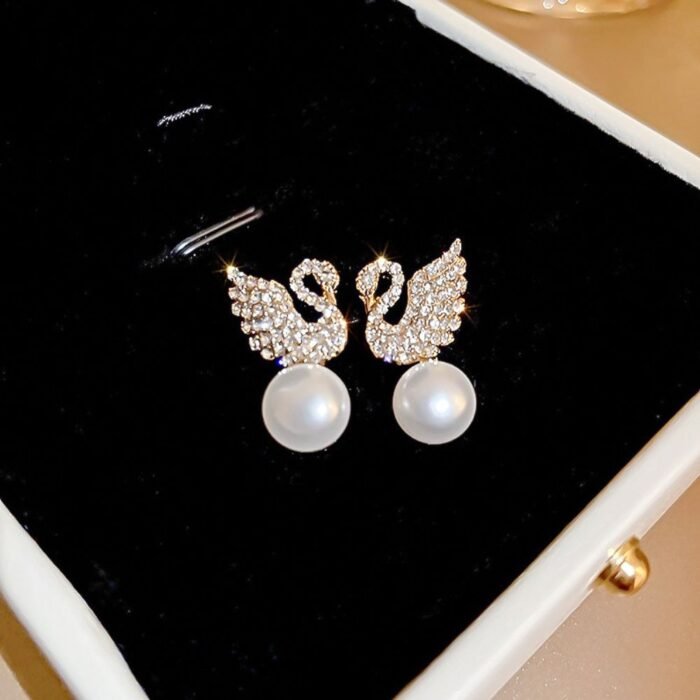 Swan Pearl Earrings 3