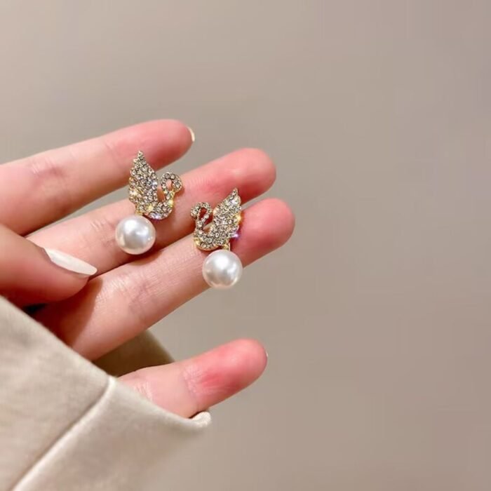 Swan Pearl Earrings 1